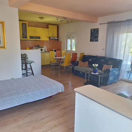 Apartman Mari *